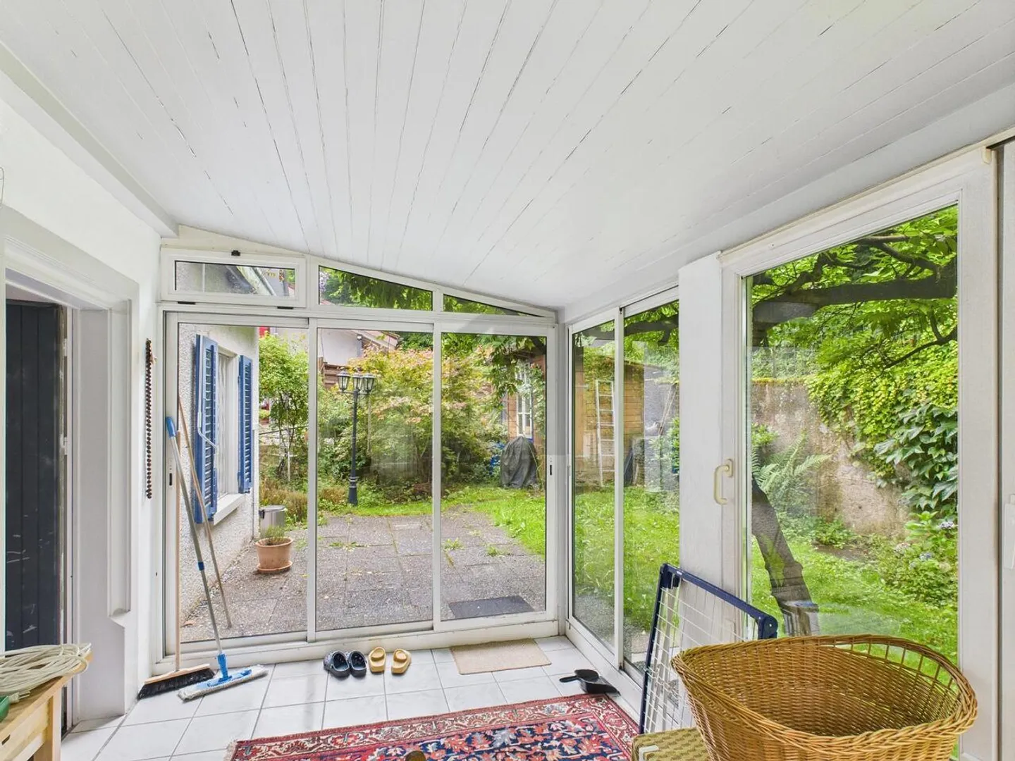 AN SONNIGER LAGE MIT GARTEN! - Foto 5 von 6