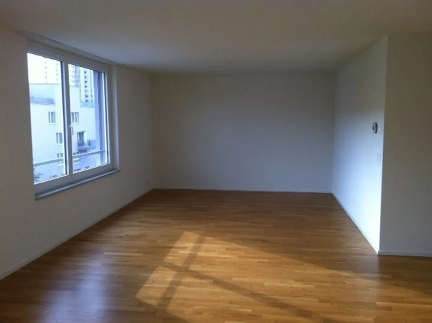 Ampio appartamento di 4,5 stanze per il comfort - Foto 7 di 9