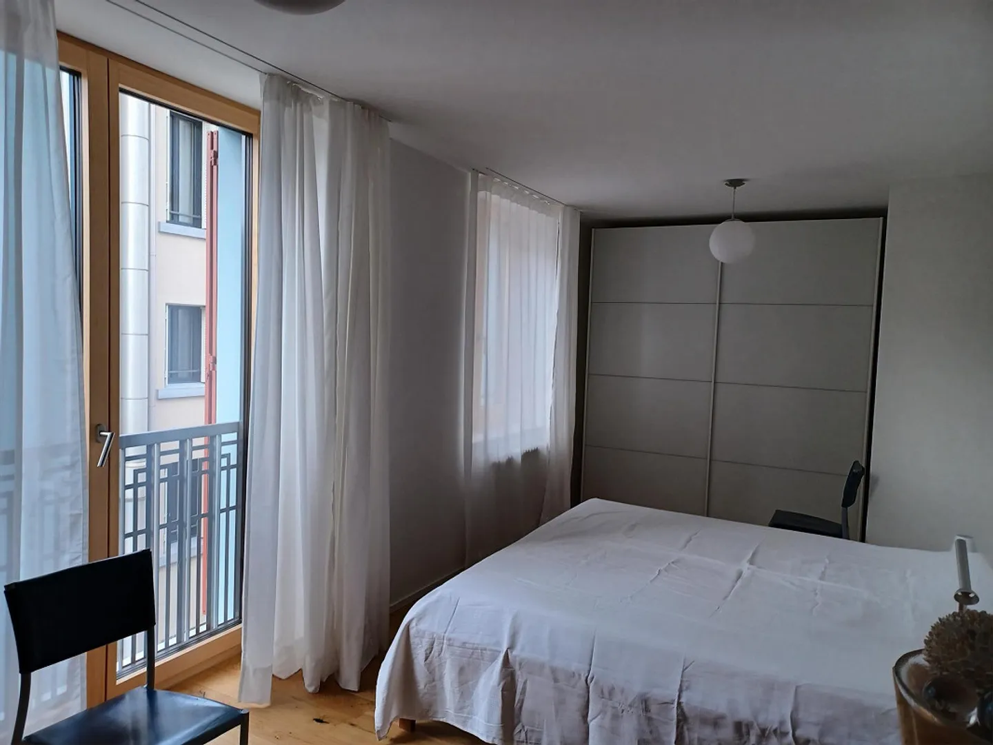sonnige und moderne 3,5-Zimmer-Wohnung, zentral und ruhig - Foto 3 von 6