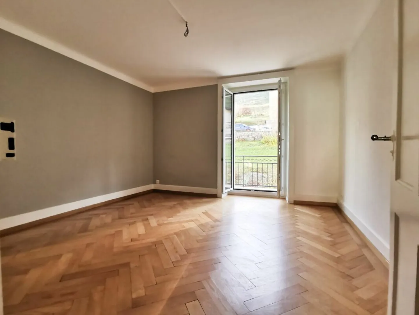 Beautifully renovated 3-room apartment - Photo 5 of 12