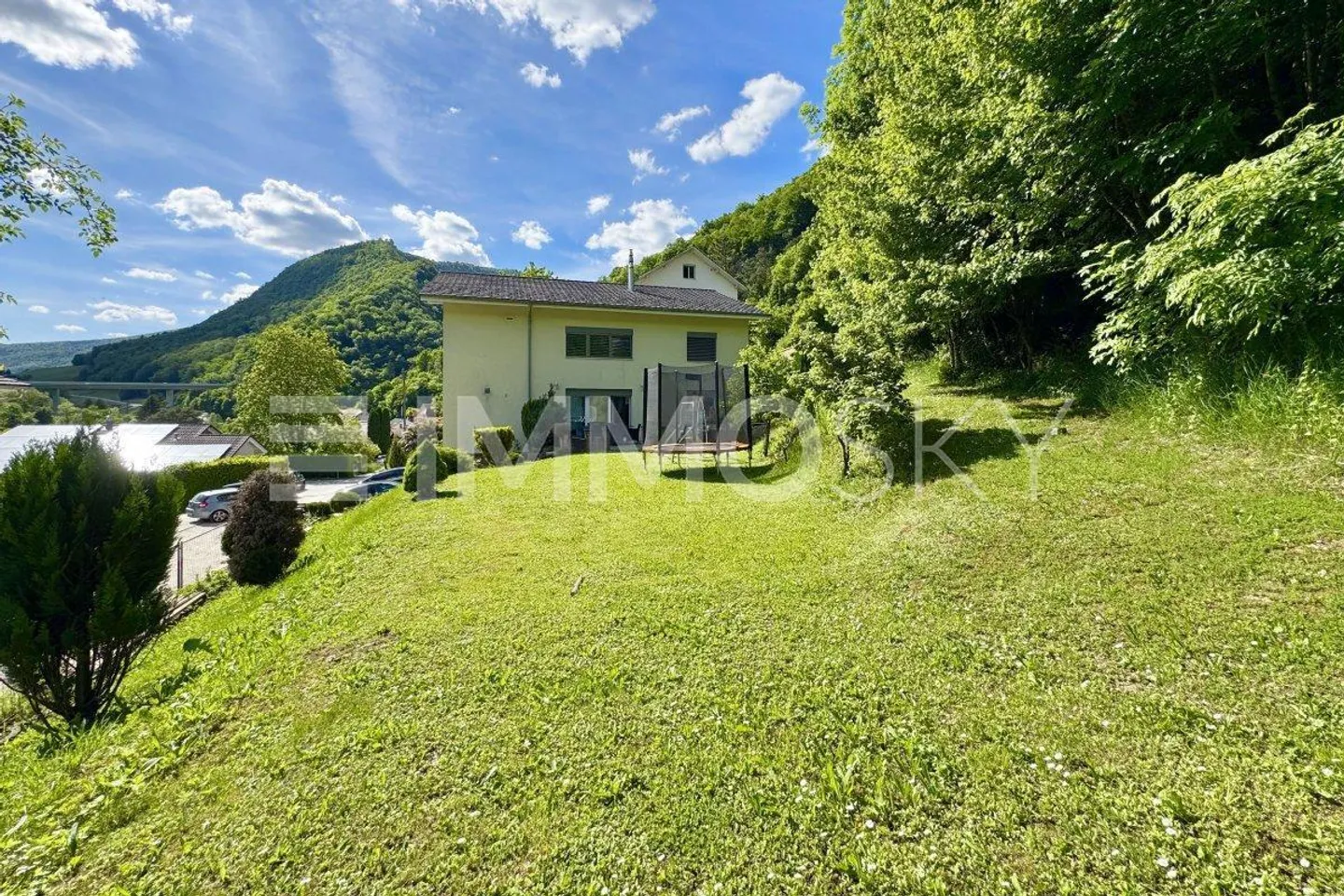 Zweifamilienhaus in 5 Minuten Entfernung von Biel - Foto 1 von 5