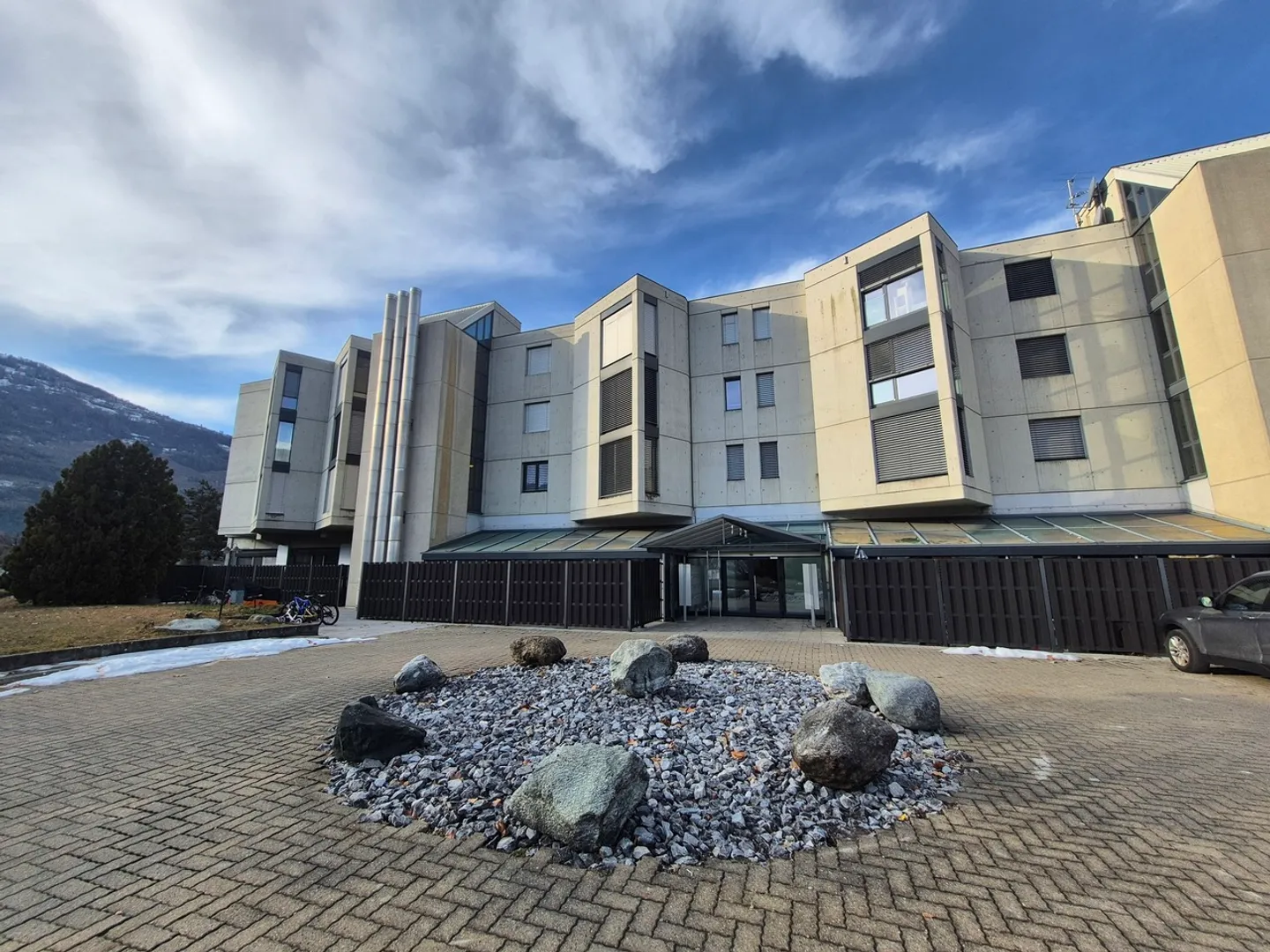 SION - SPACIEUX APPARTEMENT 4.5PCES - Photo 1 sur 10