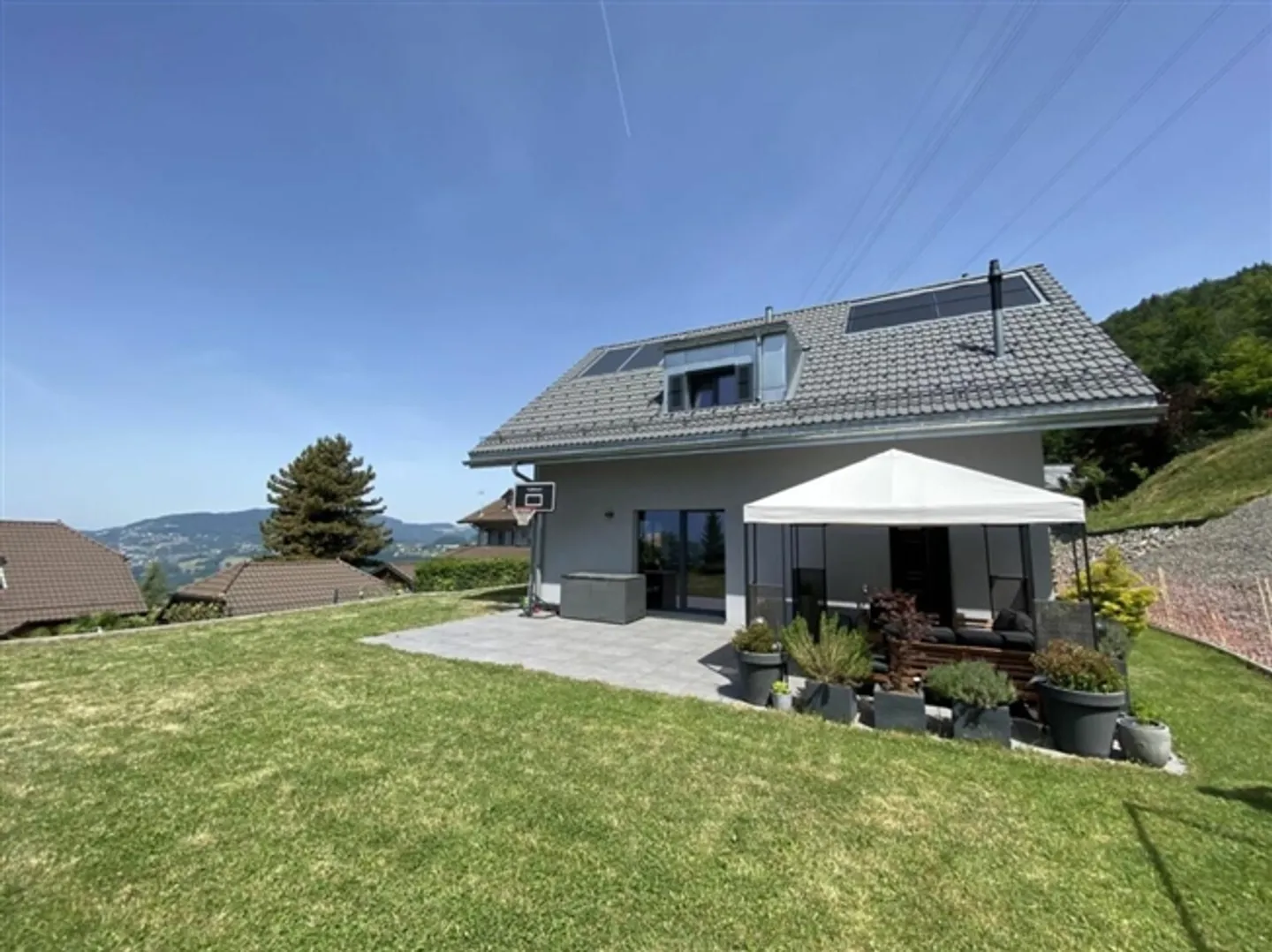 «6.5-Zimmer Doppeleinfamilienhaus in Blonay» - Foto 1 von 16