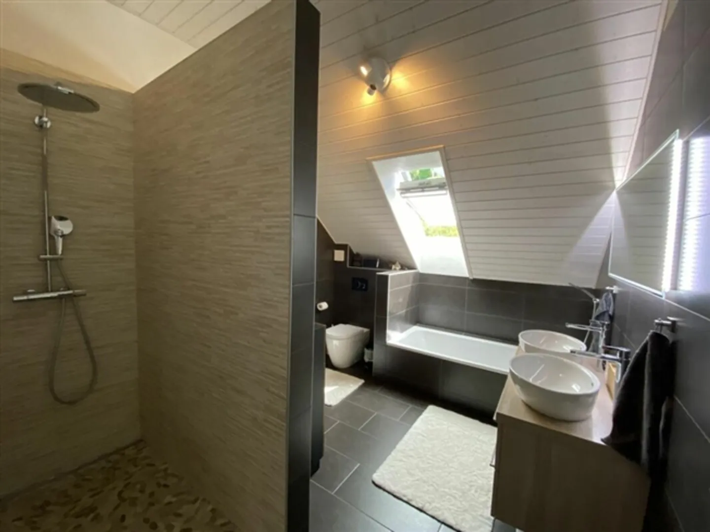 «6.5-Zimmer Doppeleinfamilienhaus in Blonay» - Foto 13 von 16