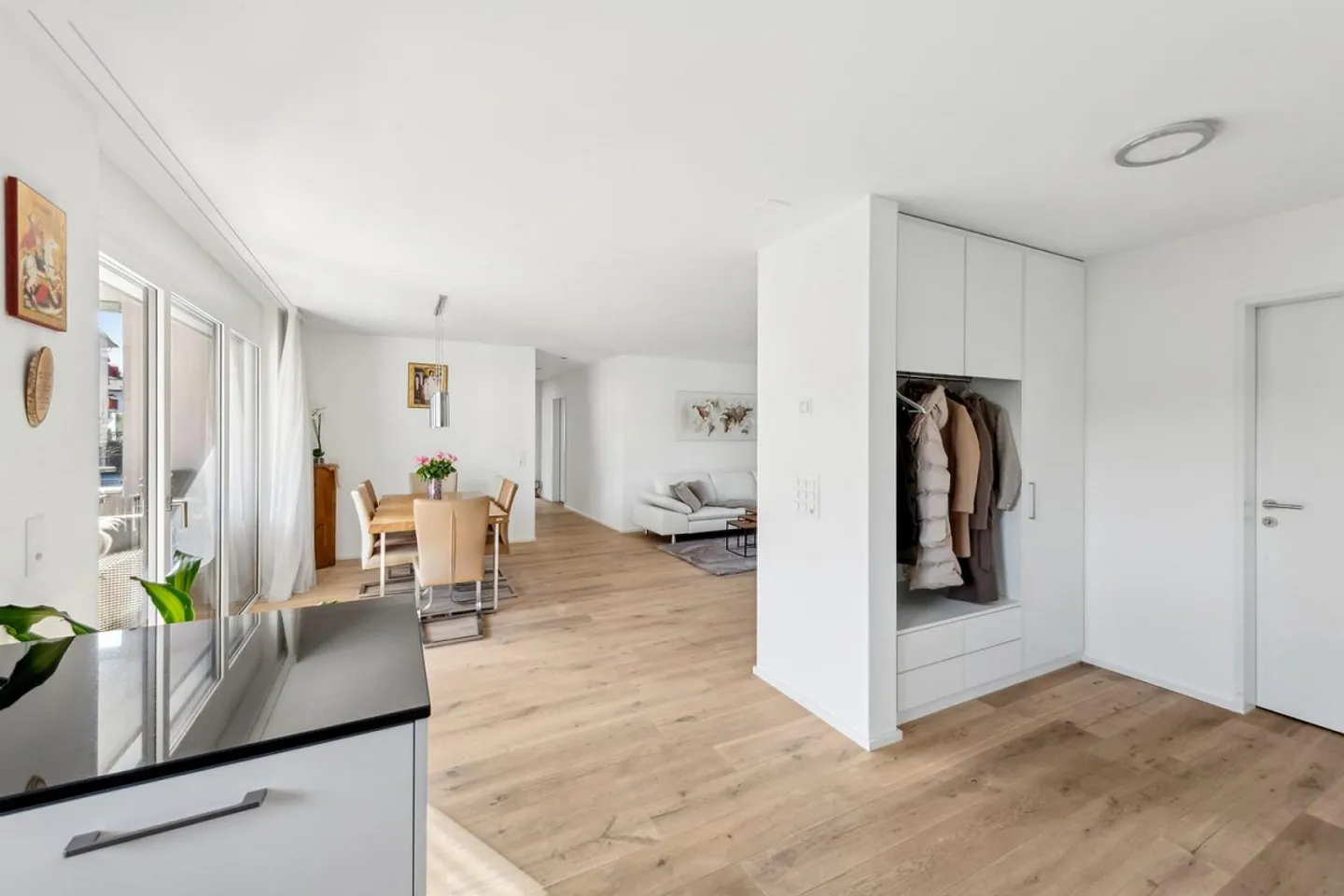 High-quality, light-flooded apartment in modern architecture - Photo 5 of 11