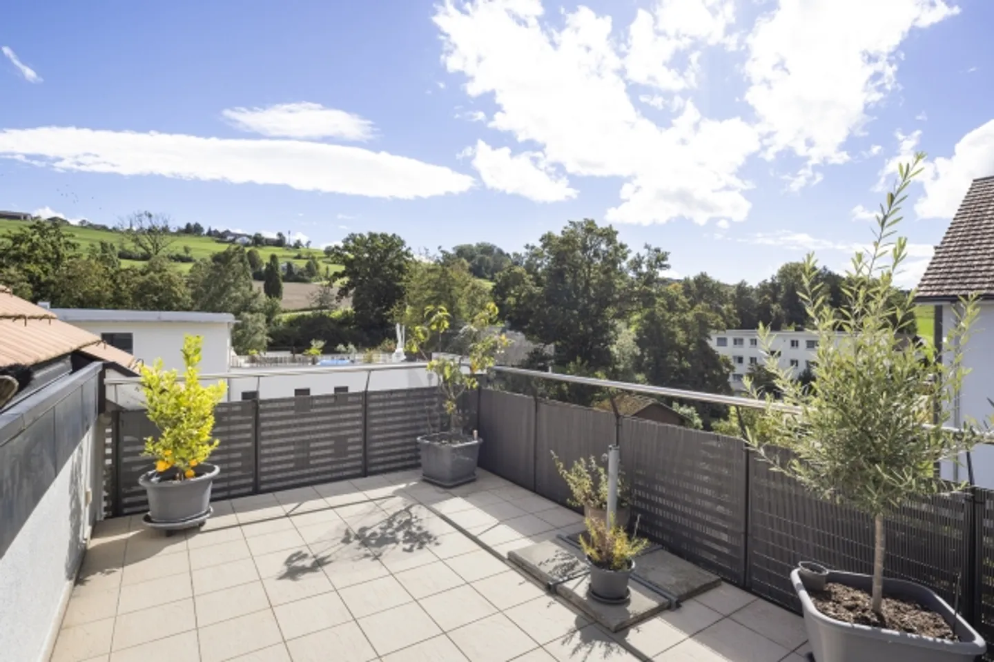 Oasi abitativa moderna con grande terrazza e giardino d'inverno - Foto 1 di 13