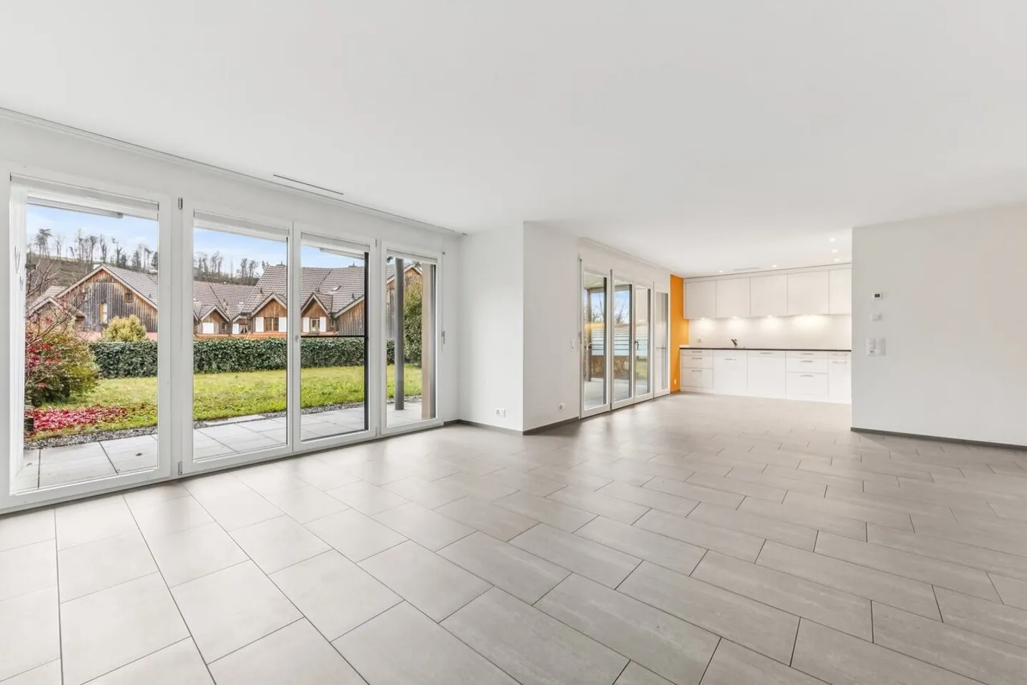 Ihr Rückzugsort für entspannte Stunden - hell, modern und komfortabel - Foto 1 von 8