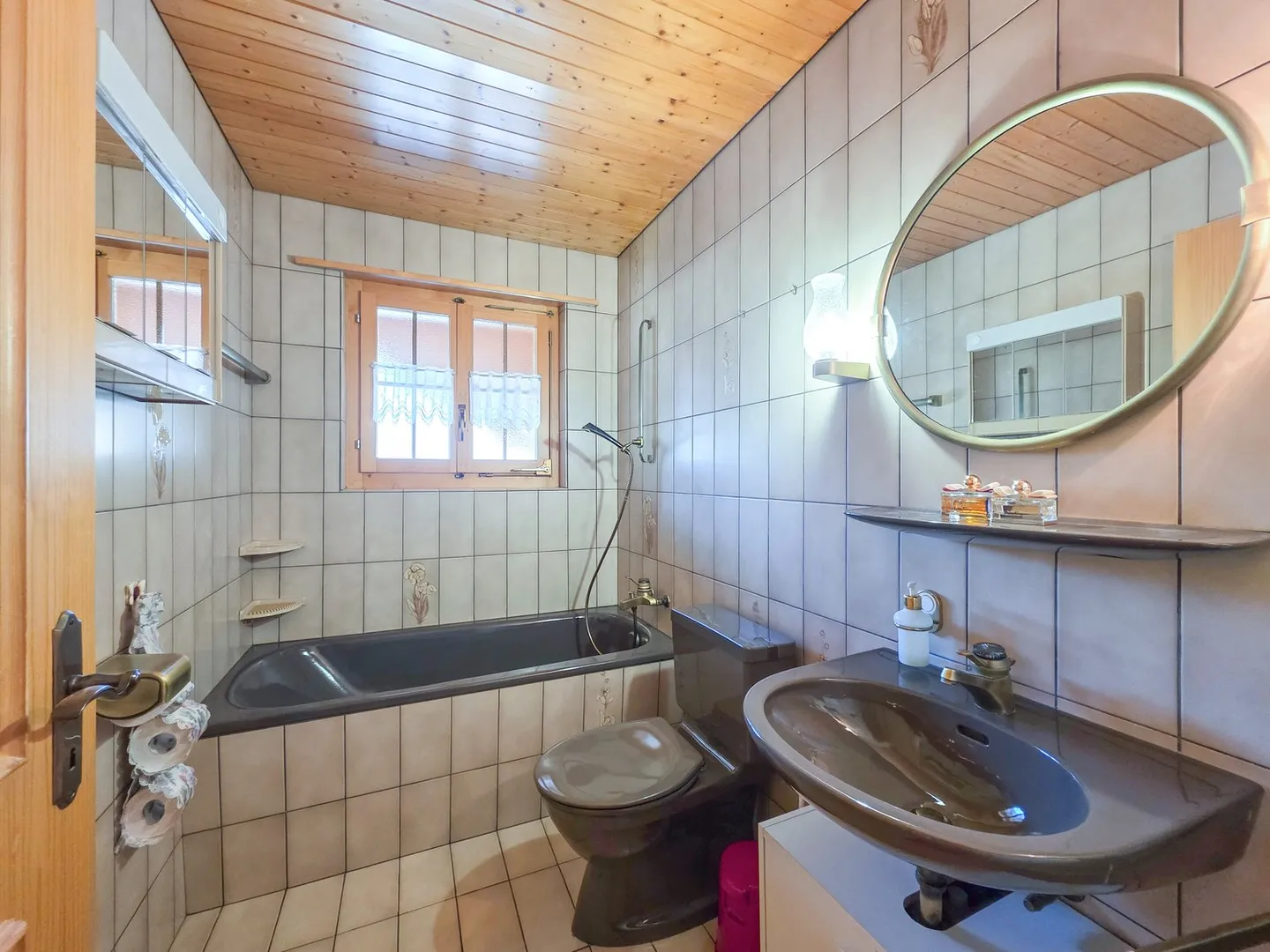 Chalet mit Einliegerwohnung - Foto 16 von 49