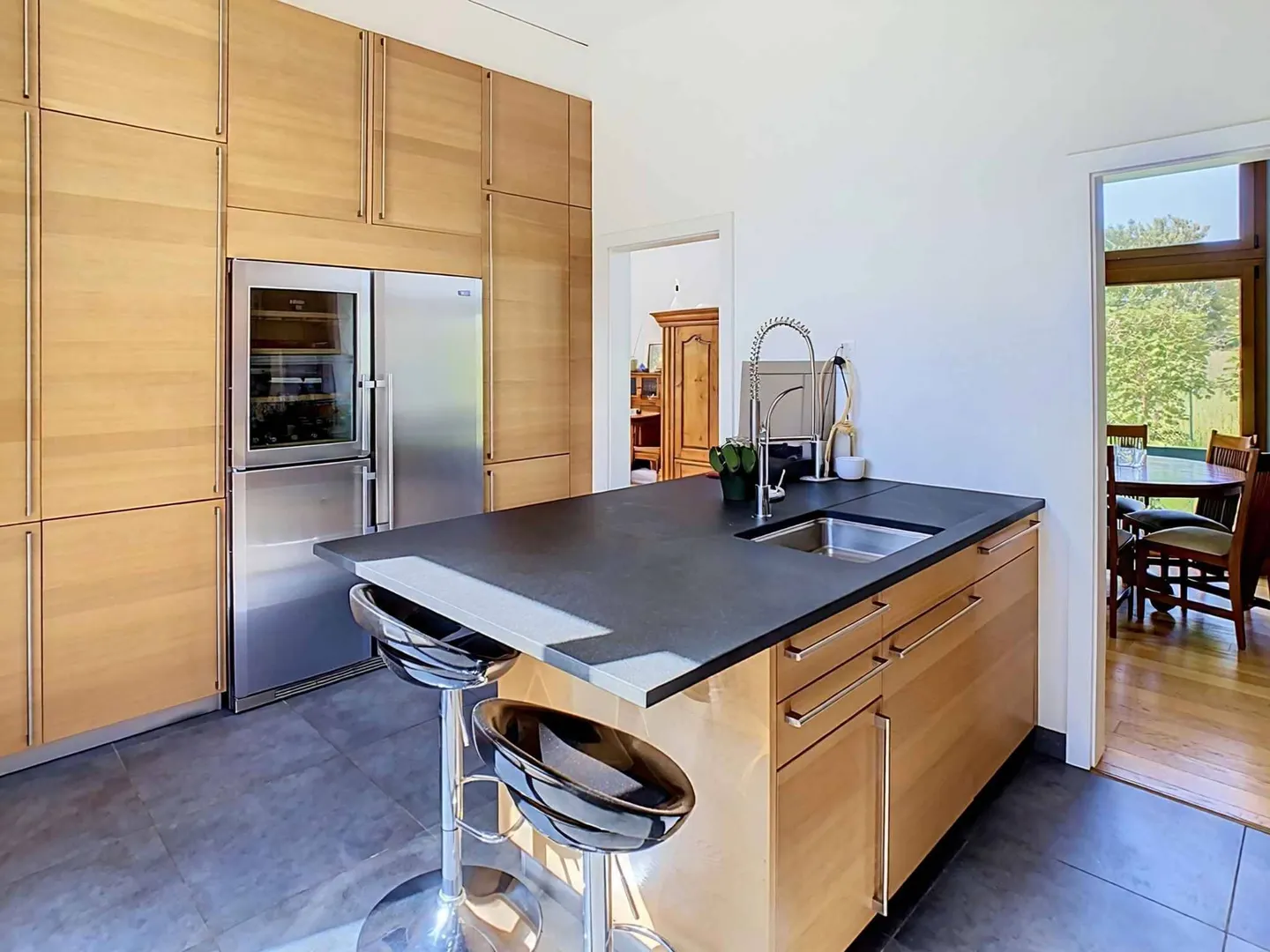 Contemporary Single Family Home - Photo 5 of 11