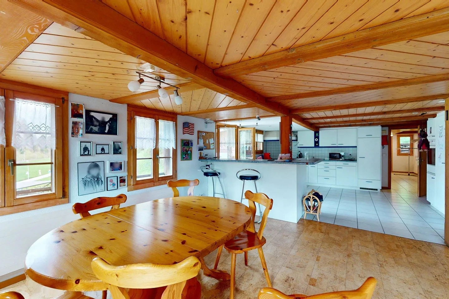 Charming House with Stunning Views - Photo 8 of 12