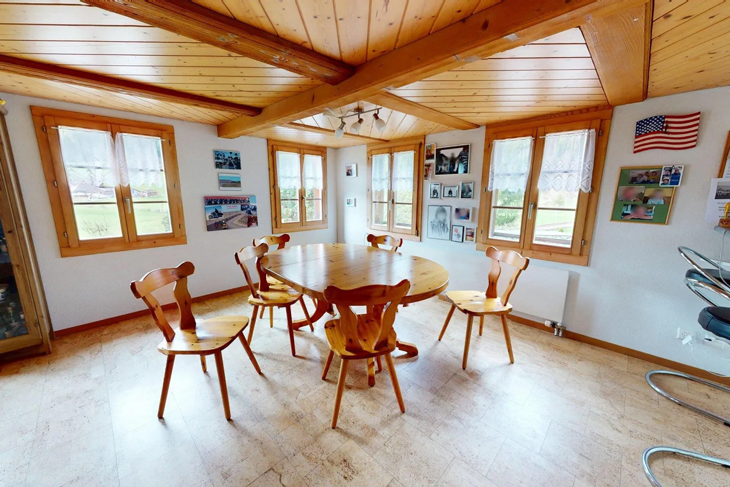 Charming House with Stunning Views - Photo 9 of 12