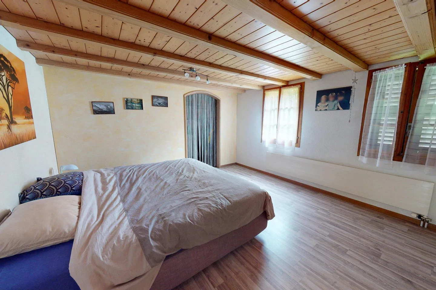 Charming House with Stunning Views - Photo 10 of 12