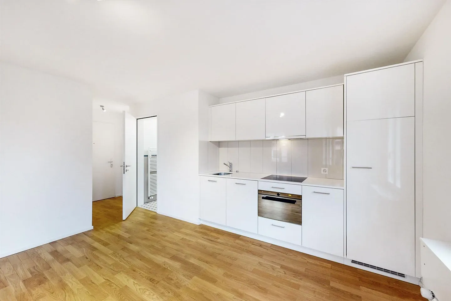 Great single apartment is looking for you! - Photo 2 of 6