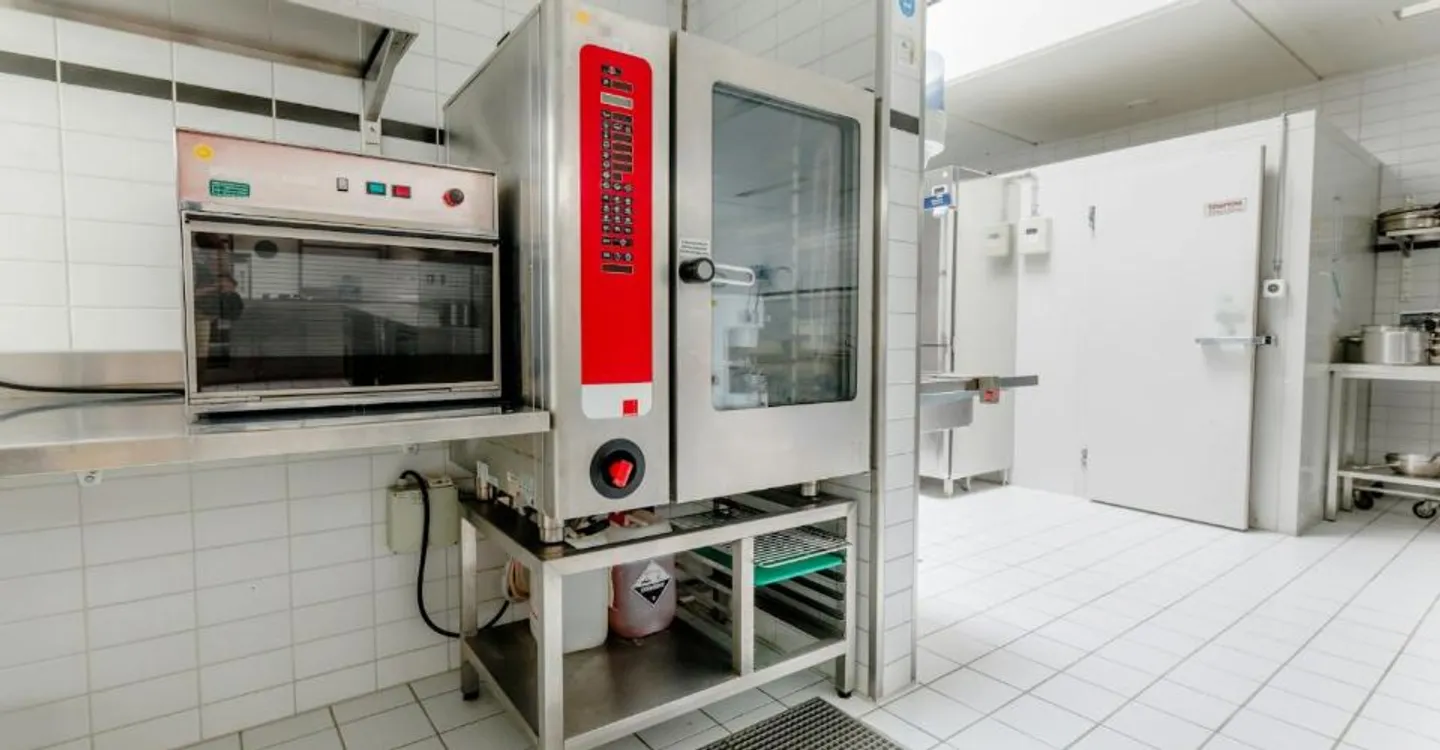 Area gastro completamente attrezzata nel campus Horgen Labs 156m² - Foto 6 di 13