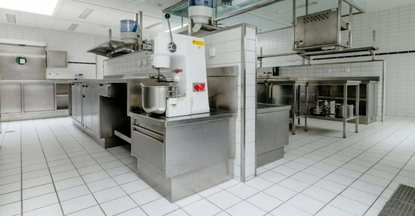 Area gastro completamente attrezzata nel campus Horgen Labs 156m² - Foto 7 di 13