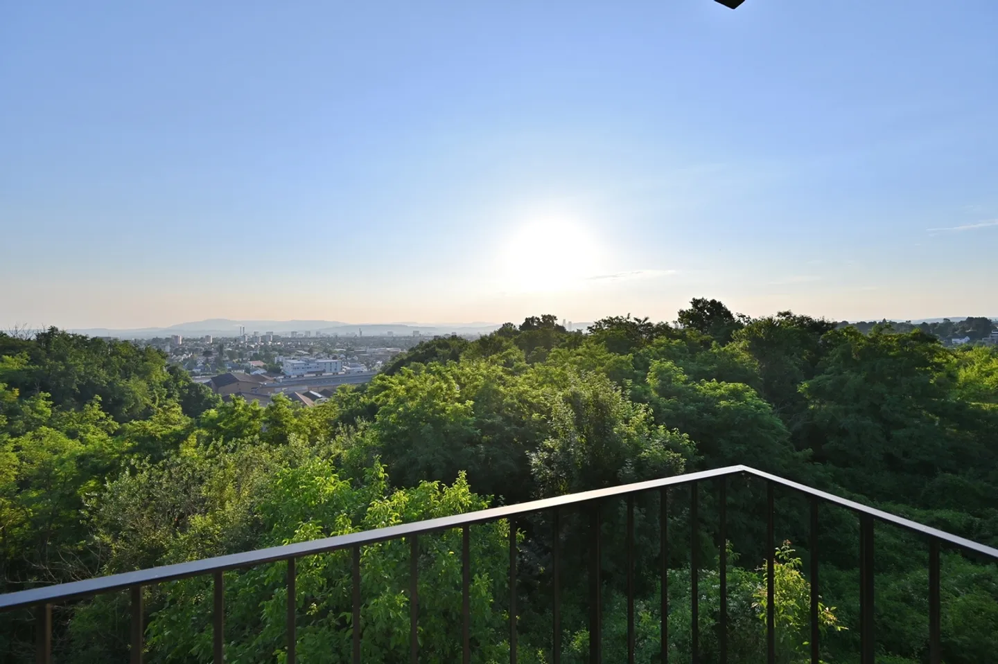 «EINZIGARTIGE DACHWOHNUNG MIT ATEMBERAUBENDER WEITSICHT» - Foto 11 von 16