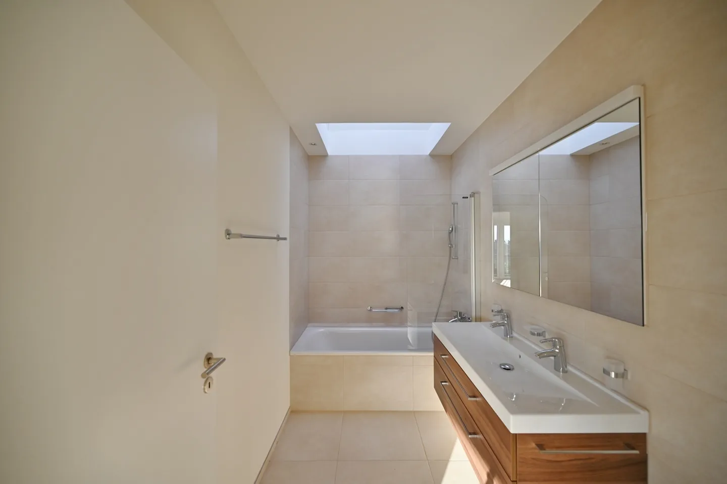 «EINZIGARTIGE DACHWOHNUNG MIT ATEMBERAUBENDER WEITSICHT» - Foto 13 von 16