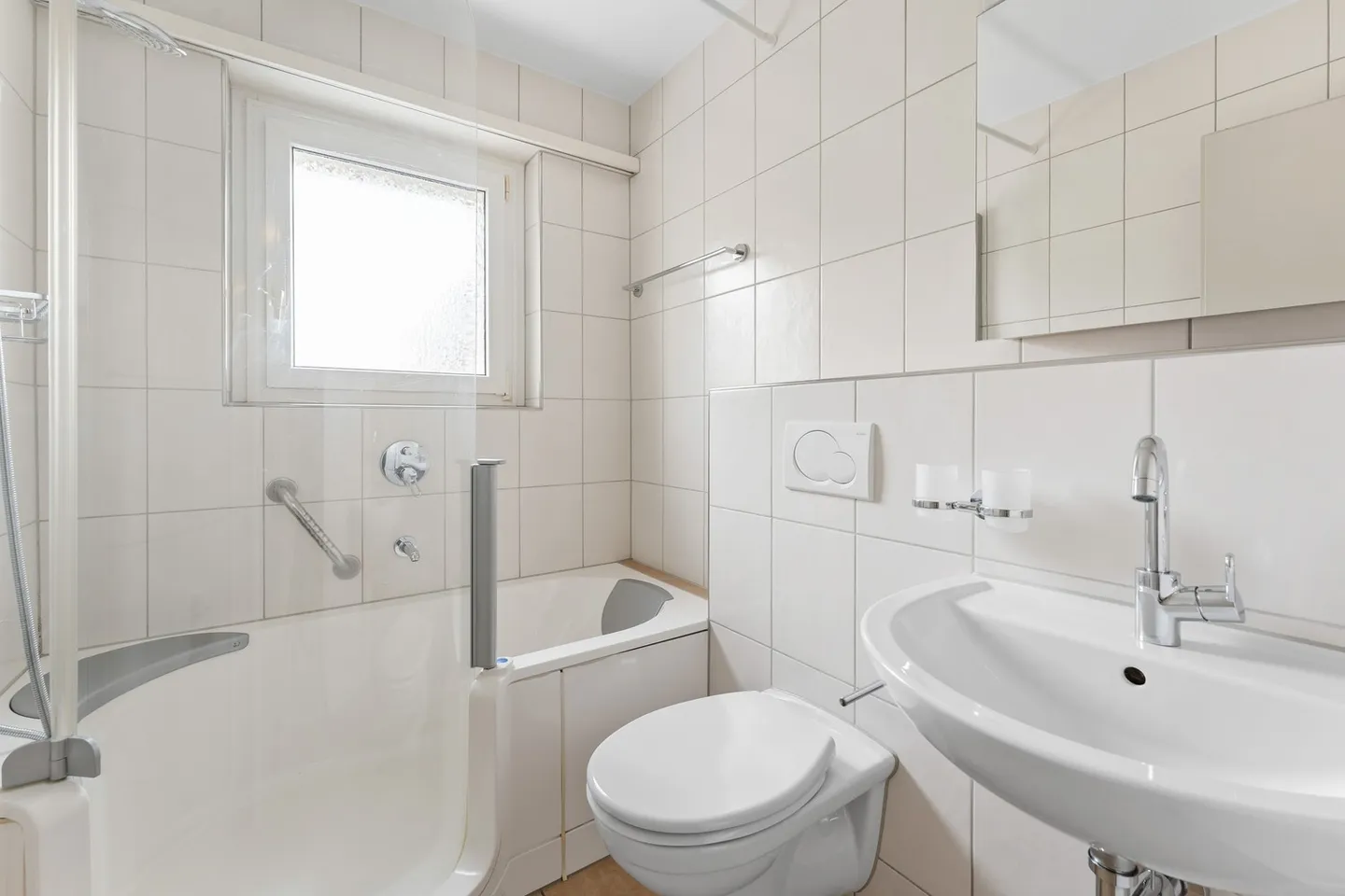 Family apartment in a quiet neighborhood! - Photo 2 of 5