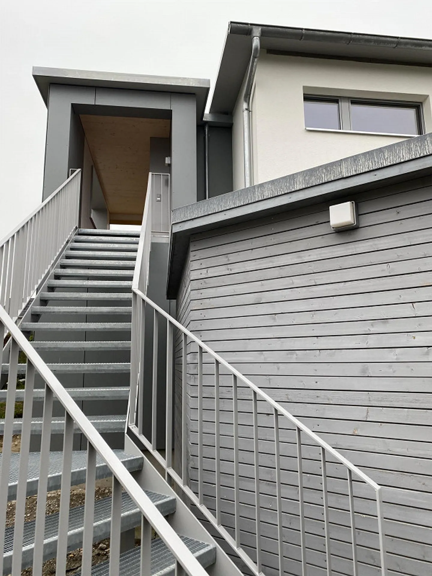 Appartamento luminoso di 3,5 stanze con vista - Foto 1 di 12