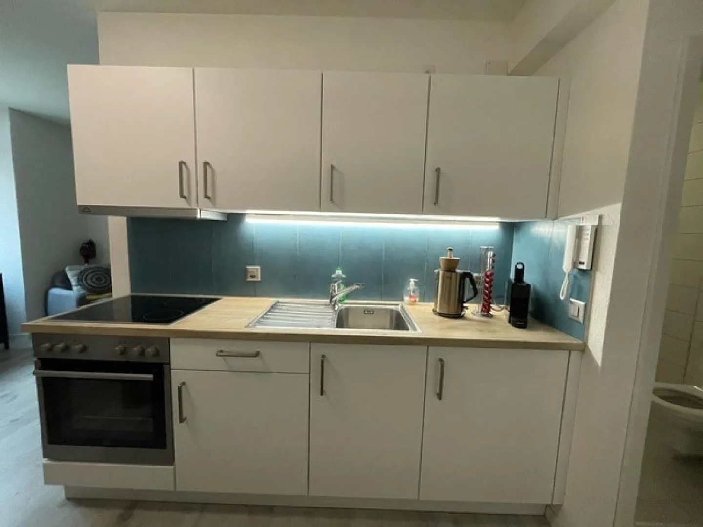 Charmant Studio Rénové - Photo 3 sur 6