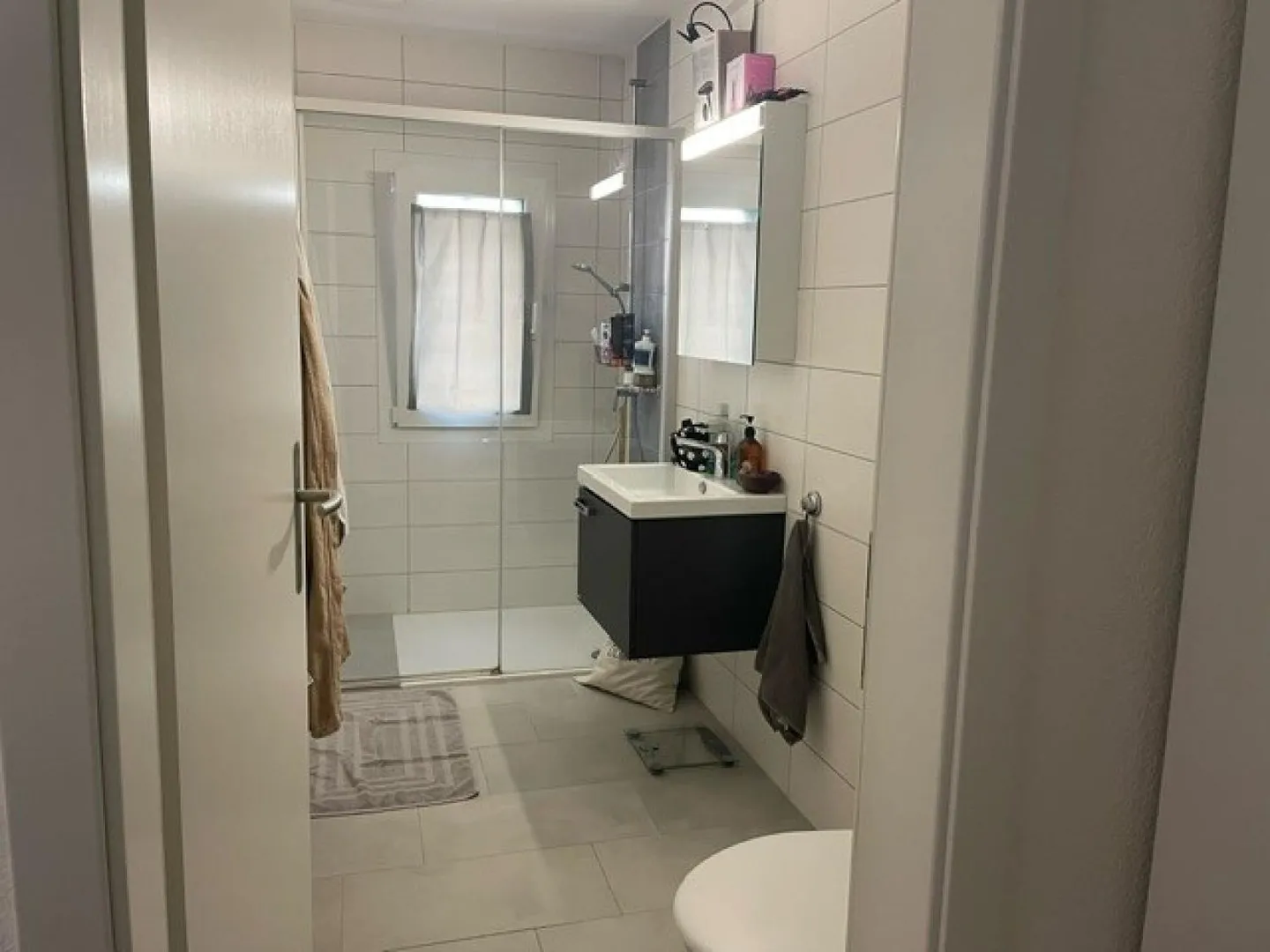 Charmant Studio Rénové - Photo 5 sur 6