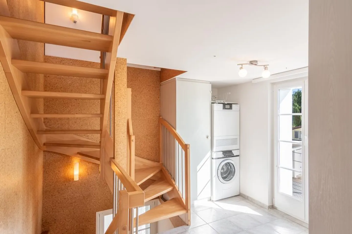 Casa a schiera angolare idilliaca con molta luce diurna - Foto 4 di 7