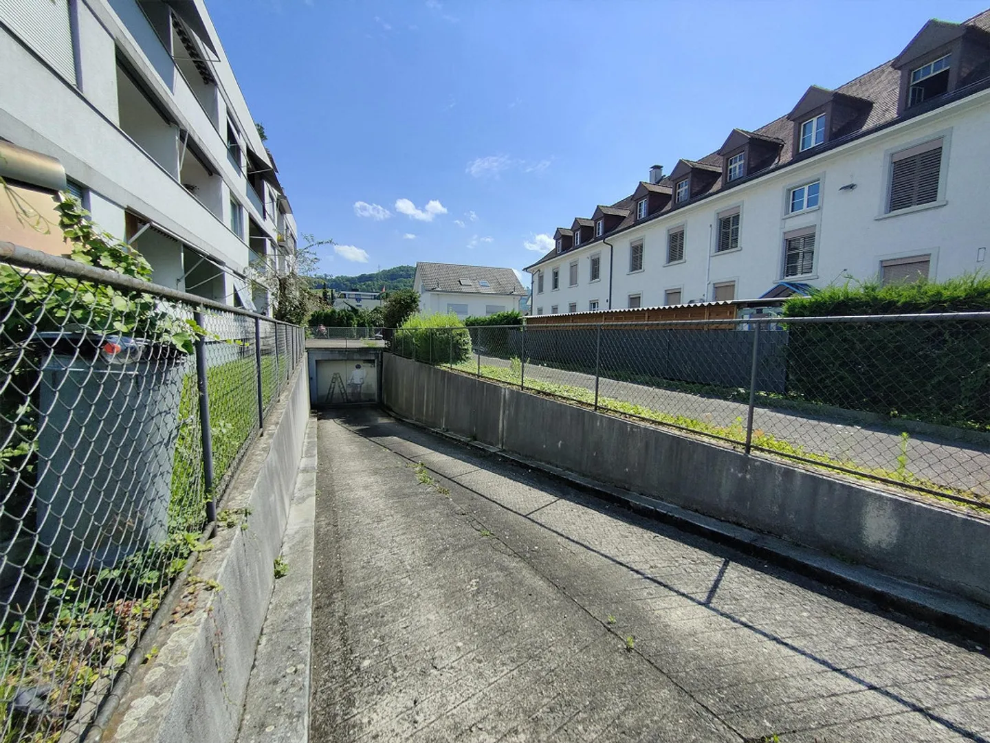 Parking space near Pratteln train station - Photo 1 of 2