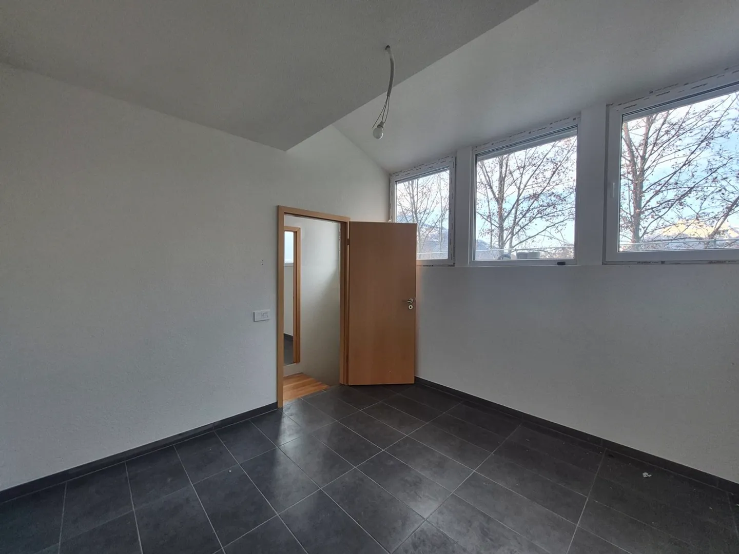 SION - SPACIEUX APPARTEMENT 4.5PCES - Photo 8 sur 10