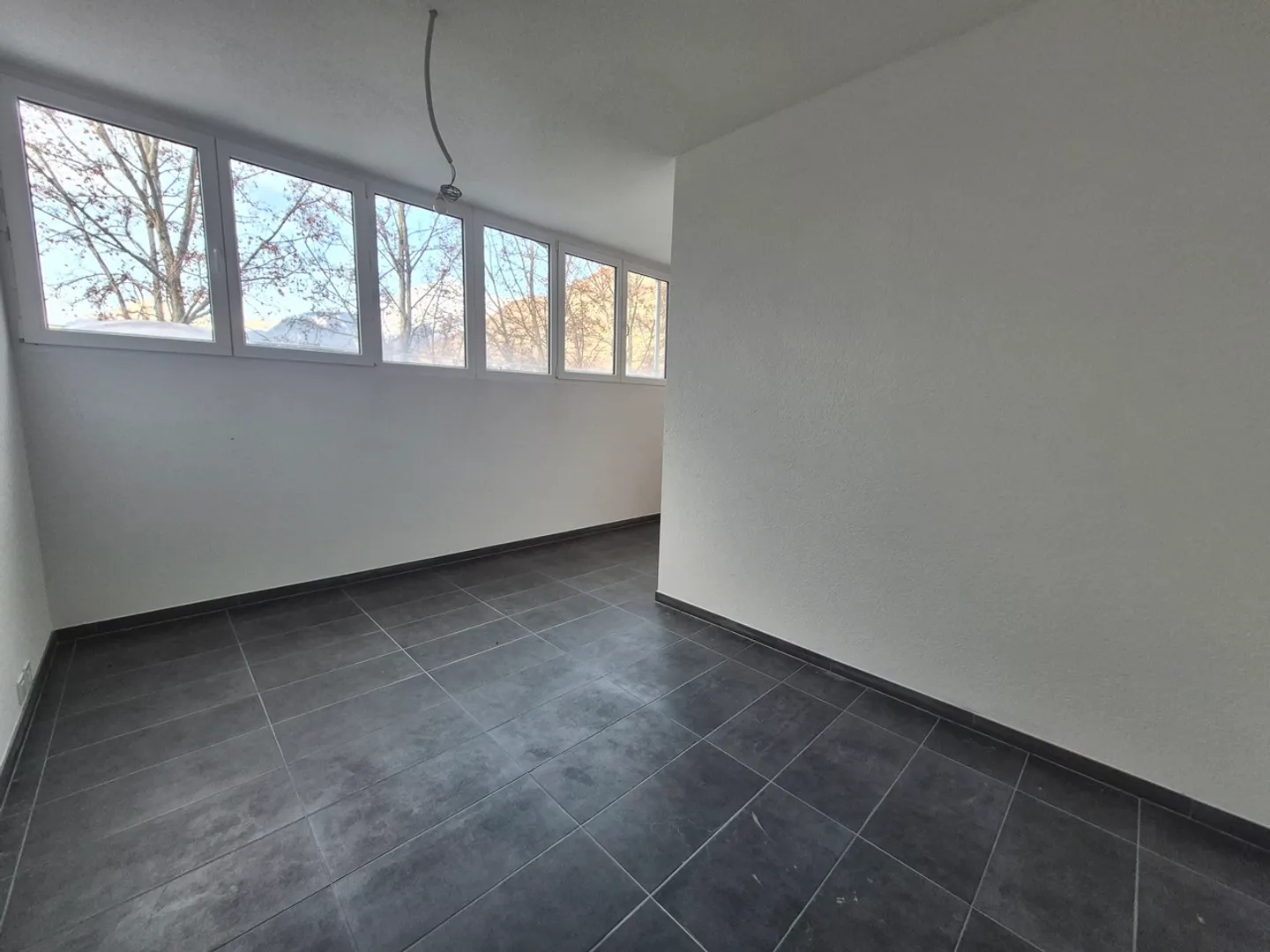 SION - SPACIEUX APPARTEMENT 4.5PCES - Photo 10 sur 10