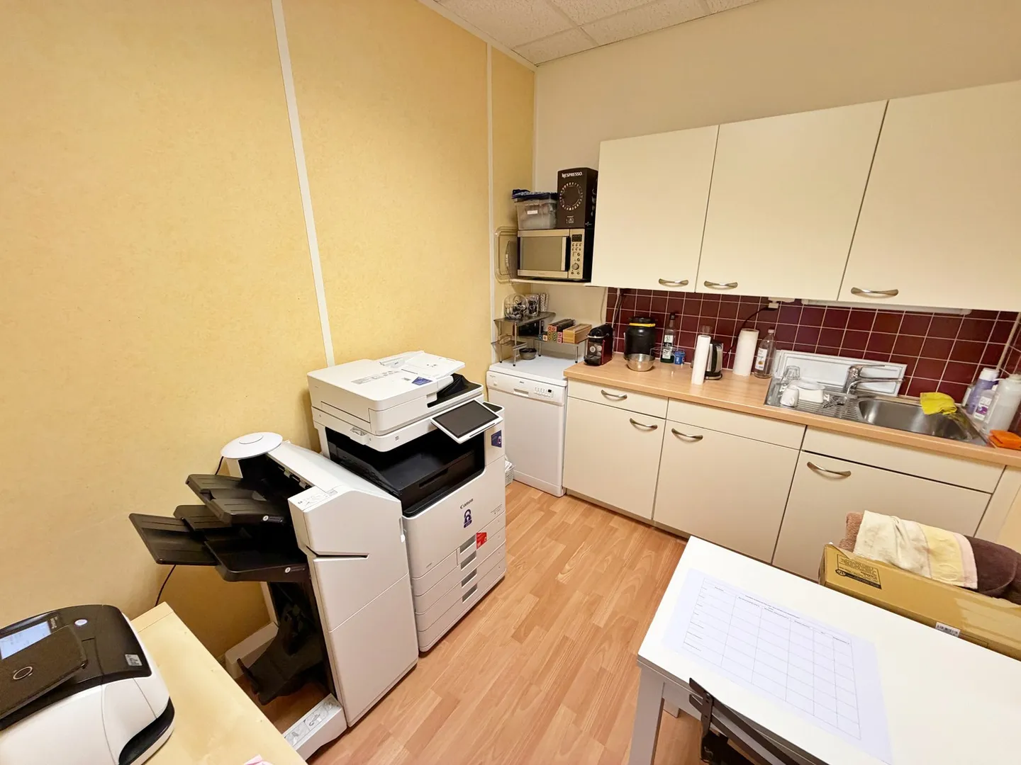 Spacious 146 m² office space in Mies - Photo 12 of 13