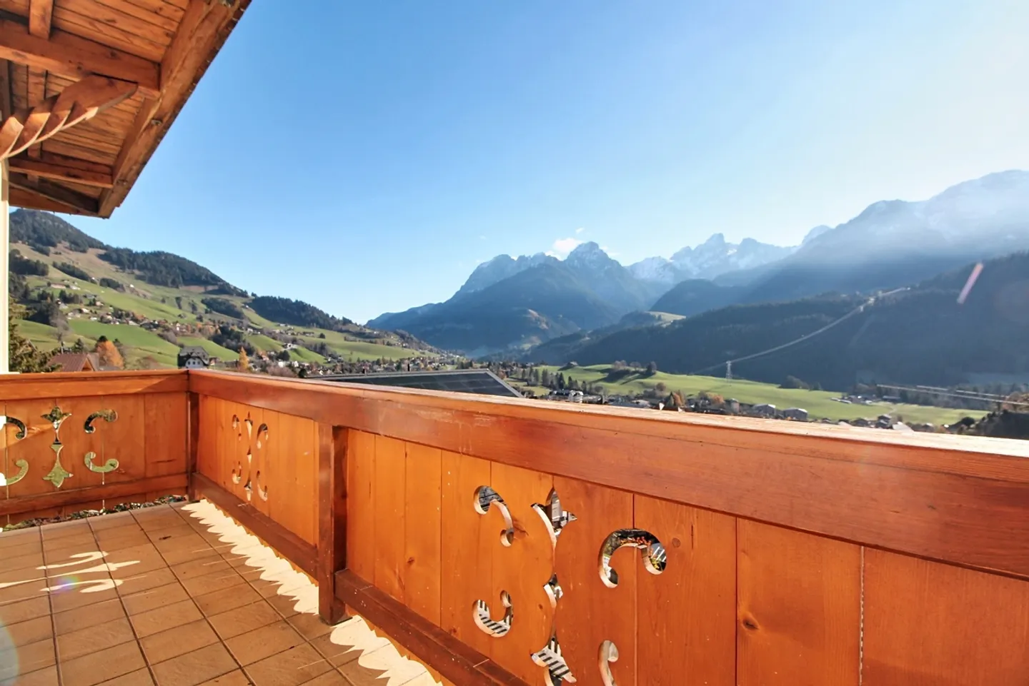 Magnifique propriété sur les hauteurs du village - Photo 3 sur 21