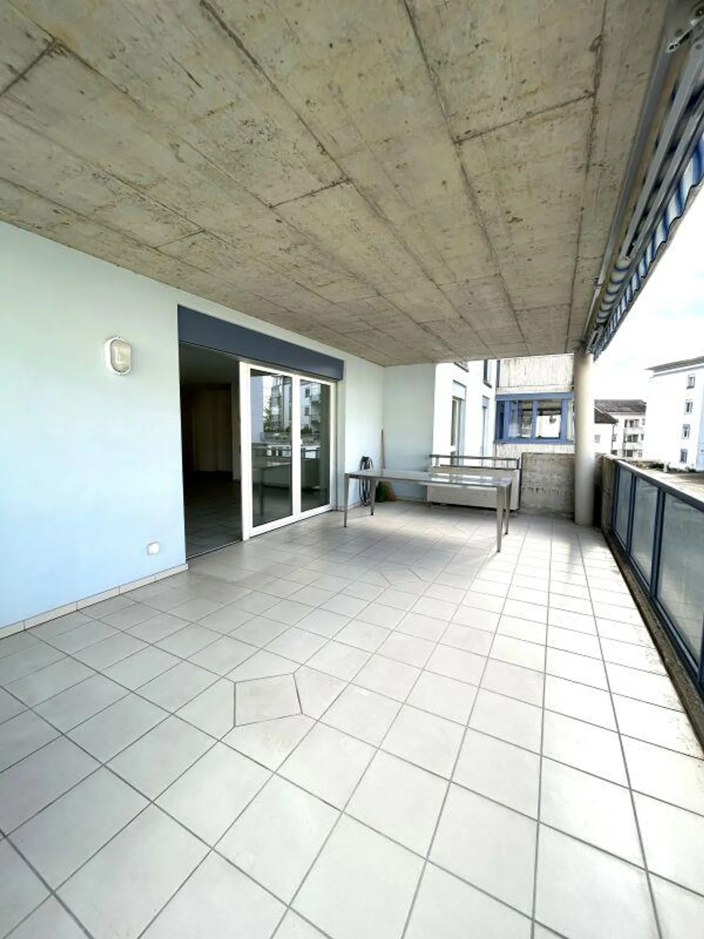 Bright apartment near the Rhine - Photo 3 of 9