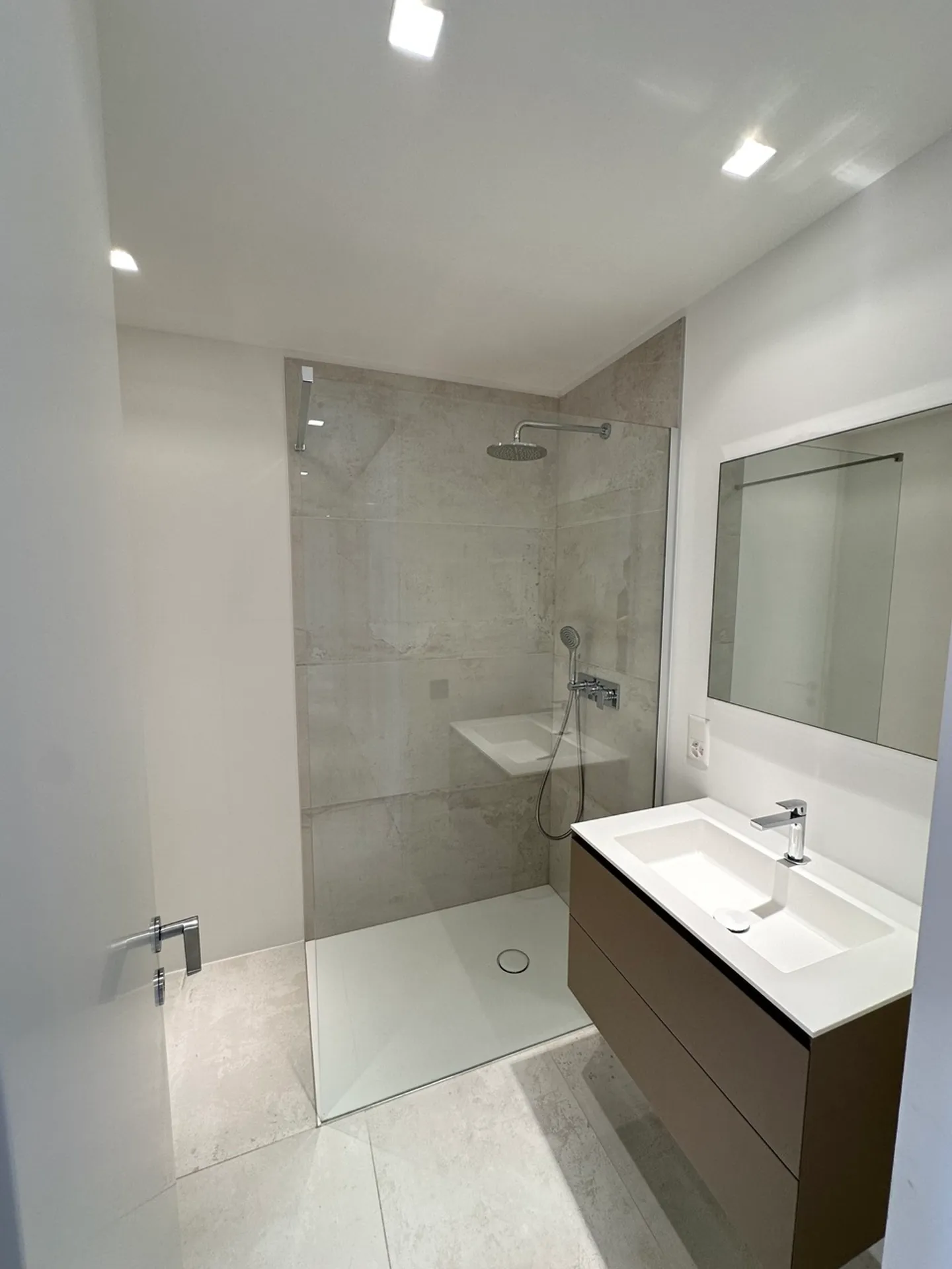 APPARTEMENT MODERNE ET ÉLÉGANT - Photo 9 sur 10