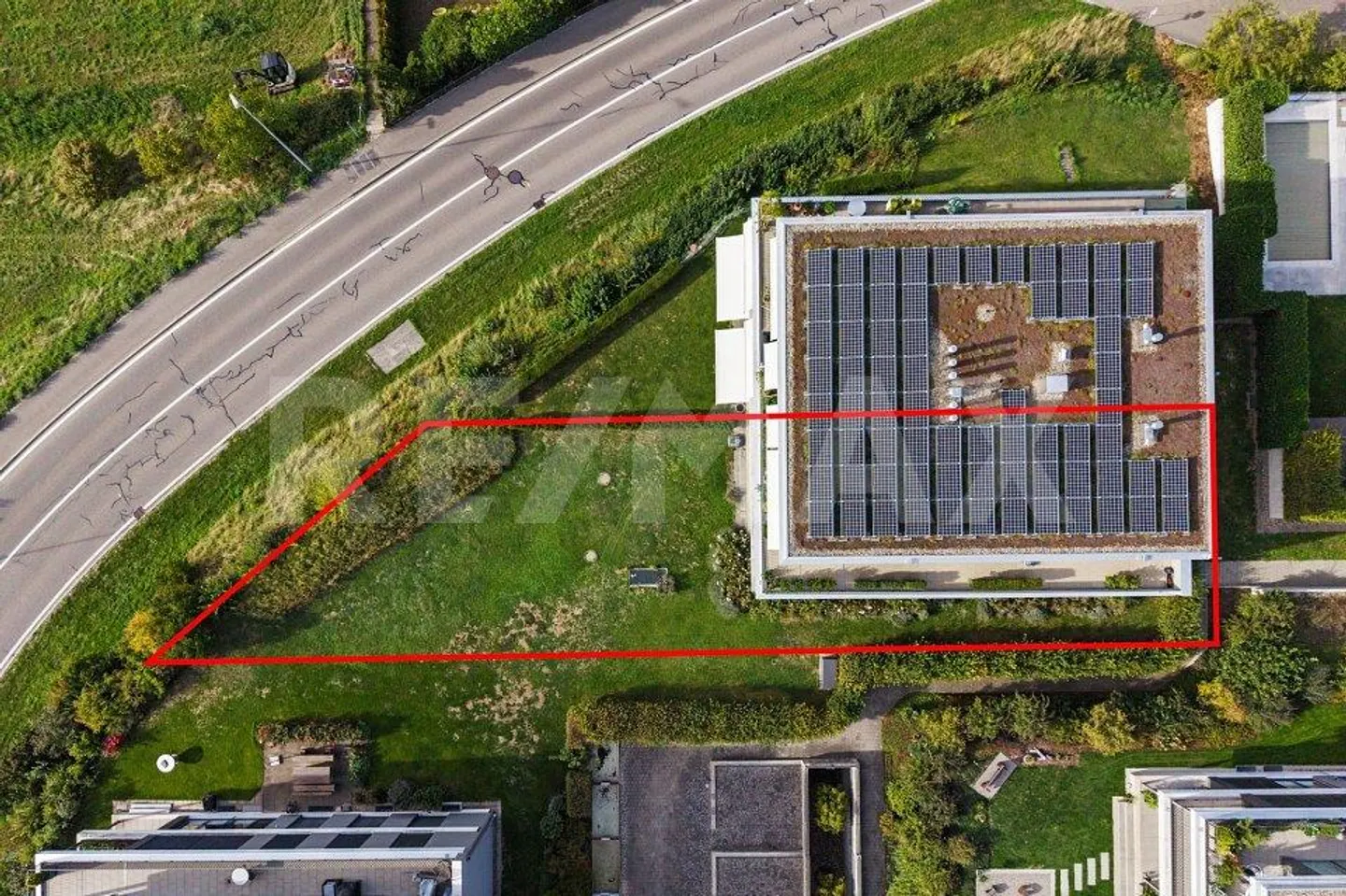 Appartement de jardin exclusif de 4,5 pièces avec beaucoup d'espace, de verdure, de lumière et d'intimité - Photo 3 sur 13