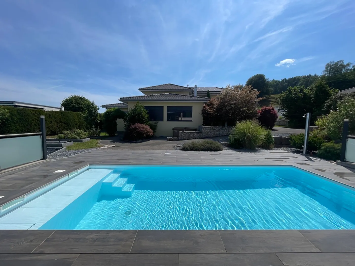Luxusvilla mit Wellnessbereich - Foto 1 von 13