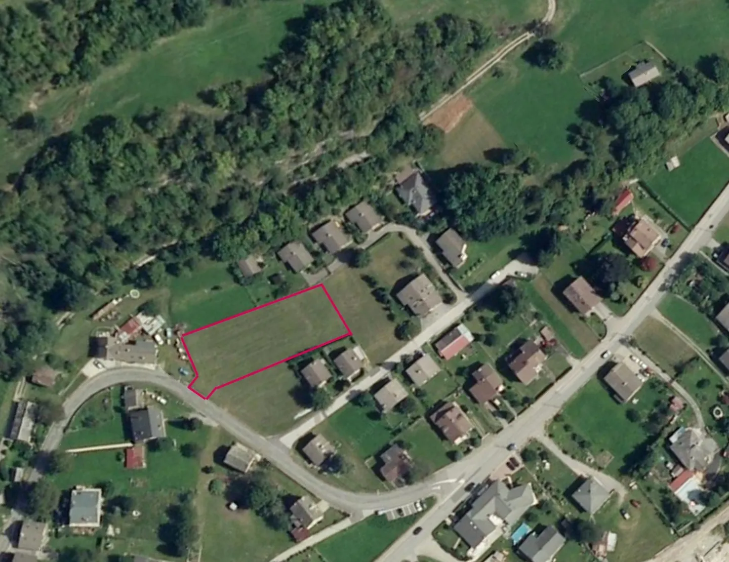 BUILDING PLOT FOR PRIMARY RESIDENCES: IN THE GREEN AND IN CONTACT WITH NATURE - Photo 2 of 8