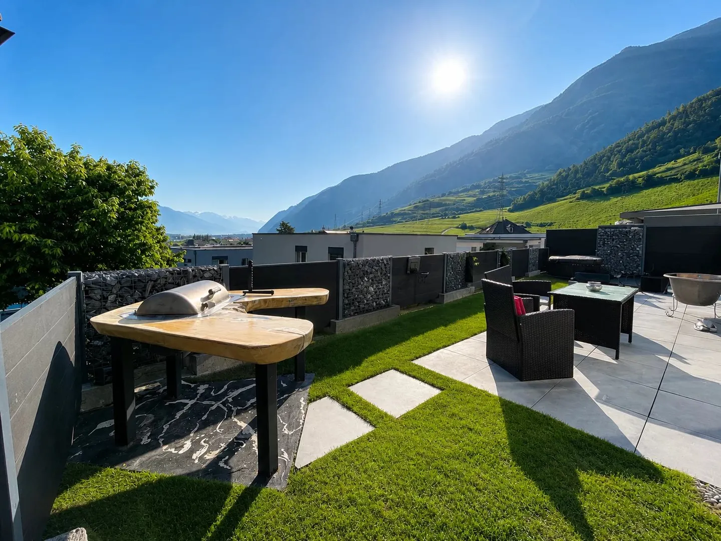 Contemporary Villa with Stunning Views - Photo 4 of 11