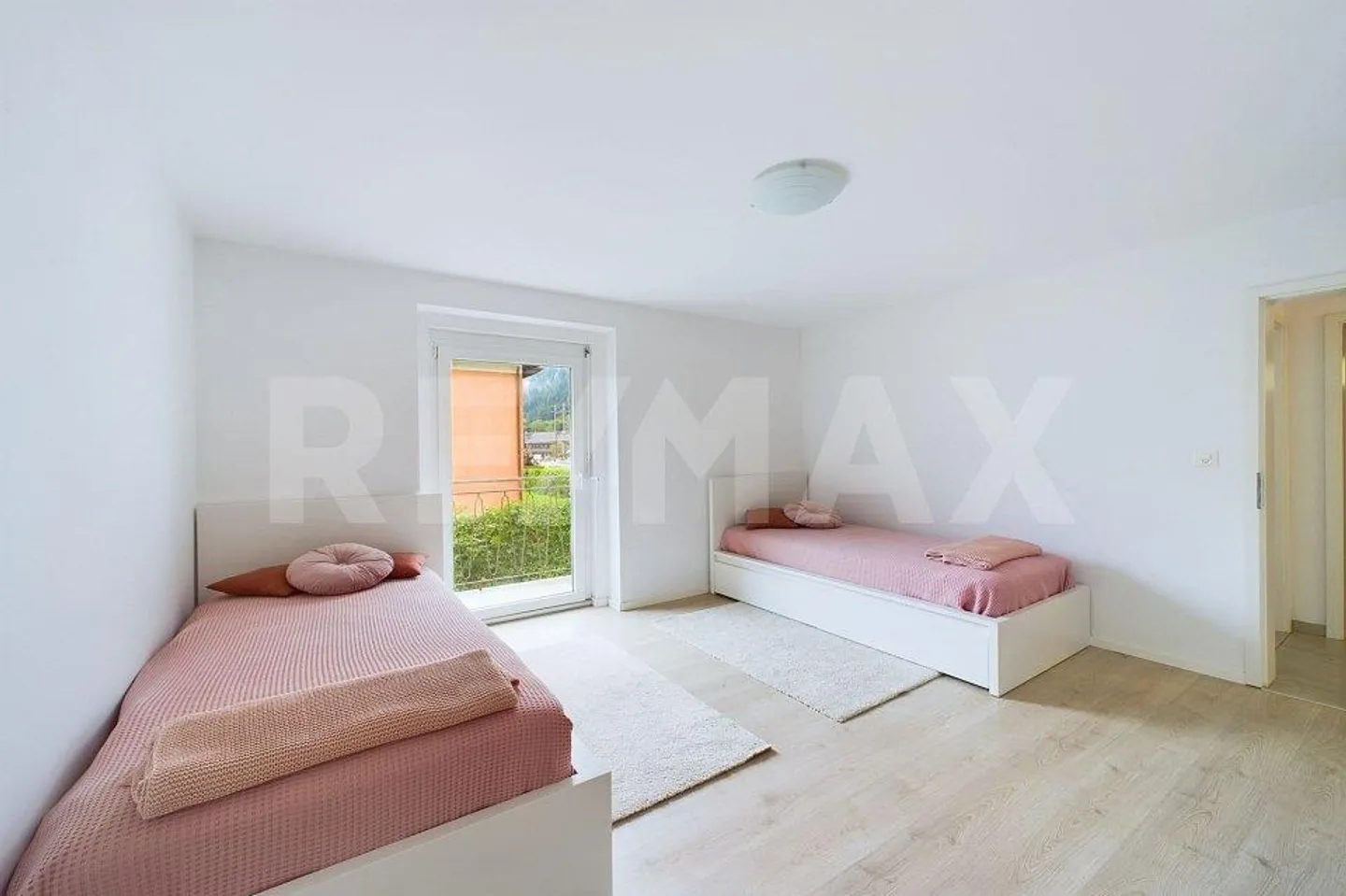 Immeuble multifamilial, bien d'investissement, entièrement rénové en 2015 - Photo 9 sur 13