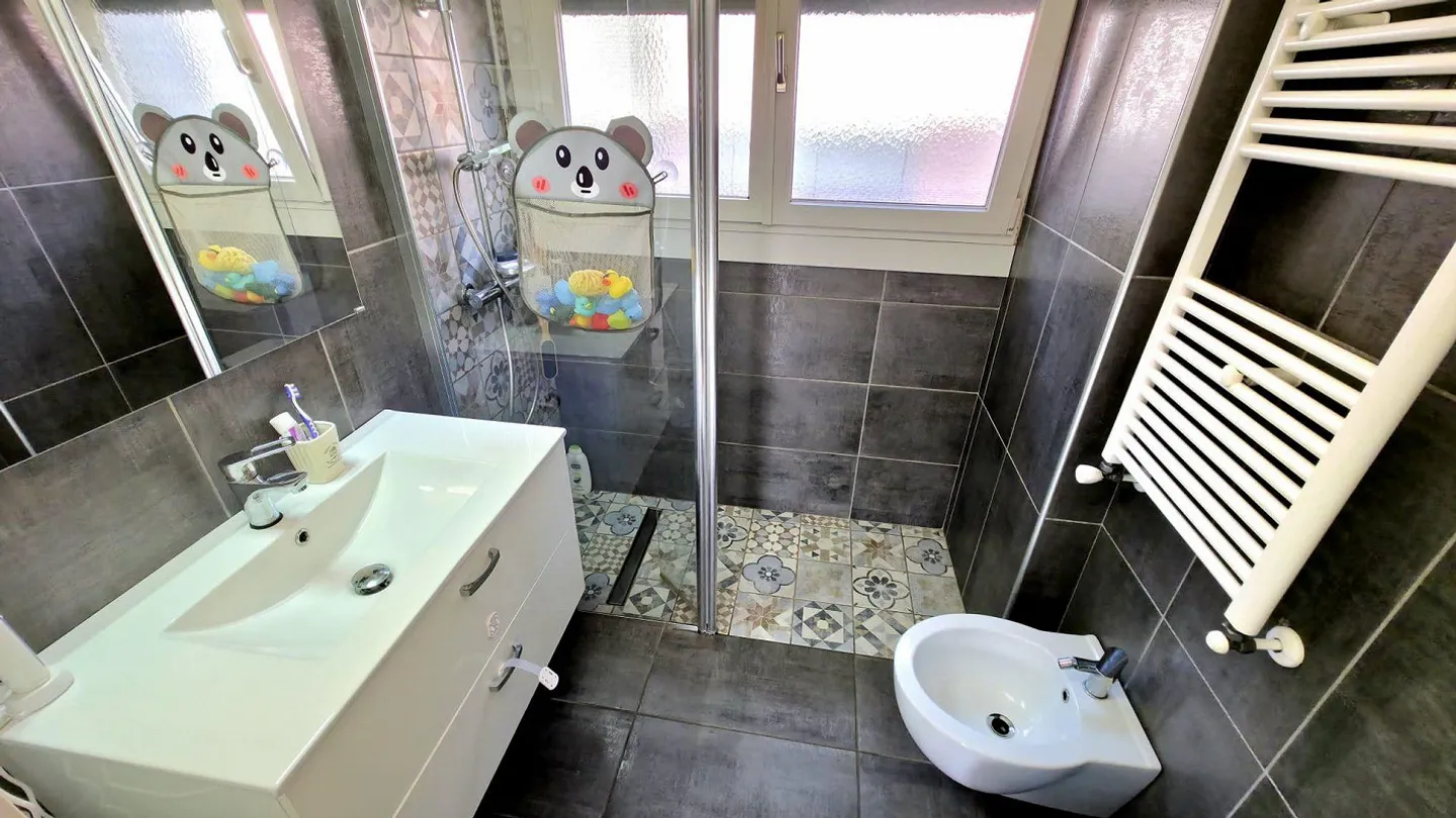 Appartement Charmant dans un Cadre Tranquille - Photo 5 sur 6