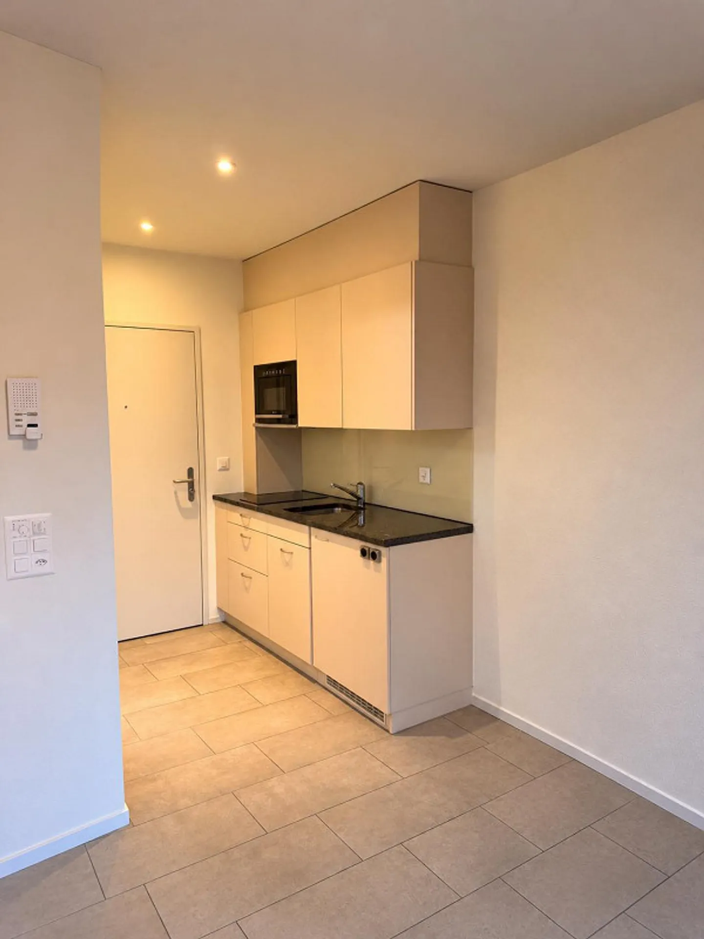 Appartement 1 chambre avec coin salon - Photo 3 sur 8