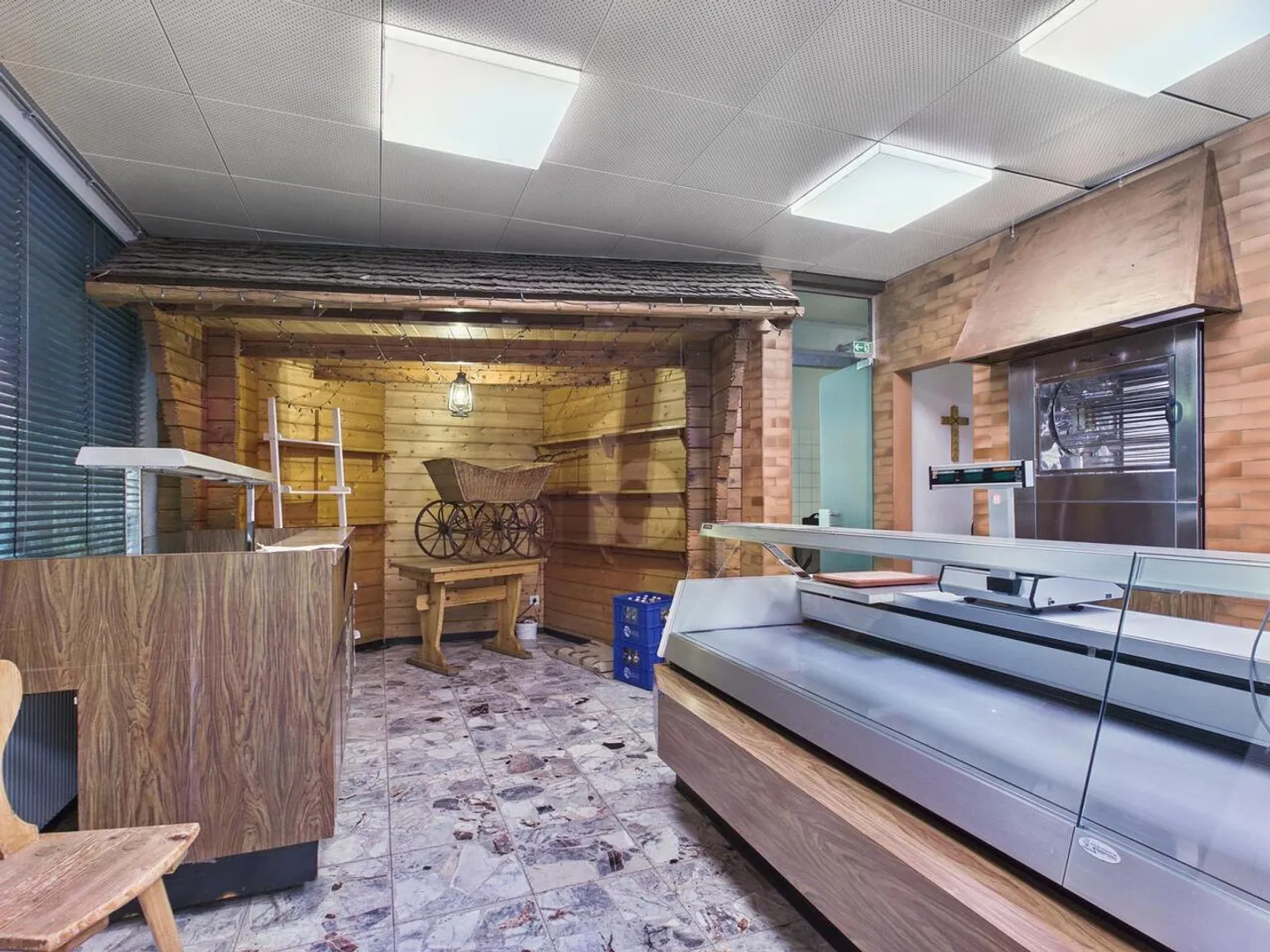 IN BEST LOCATION WITH FOOT TRAFFIC - Photo 2 of 6