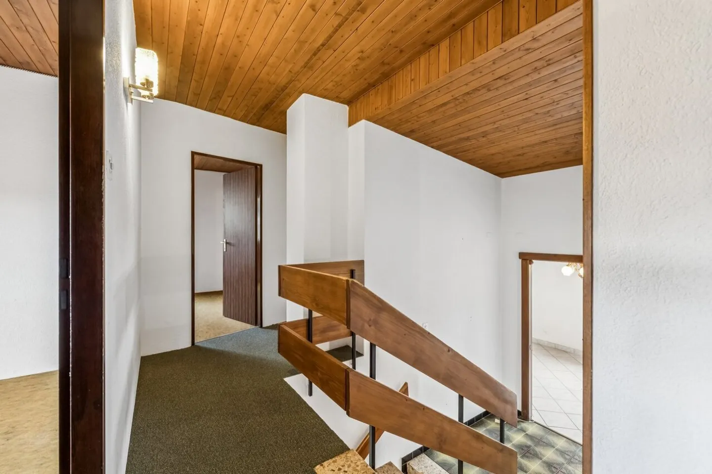 Maison individuelle avec grand potentiel à Rossemaison - Photo 5 sur 11