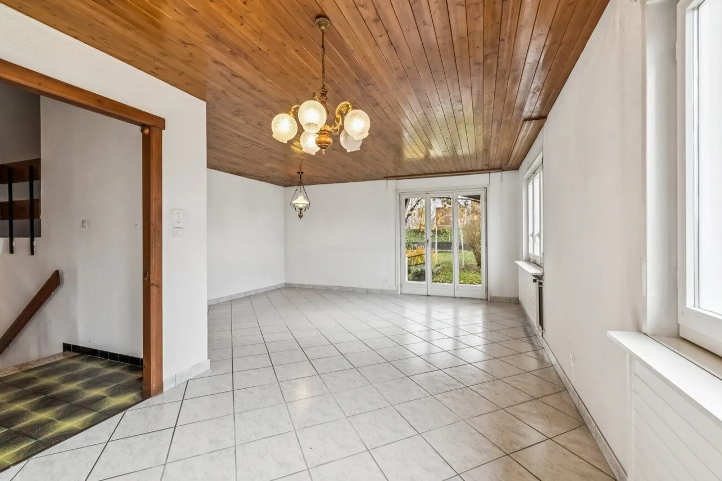 Maison individuelle avec grand potentiel à Rossemaison - Photo 3 sur 11