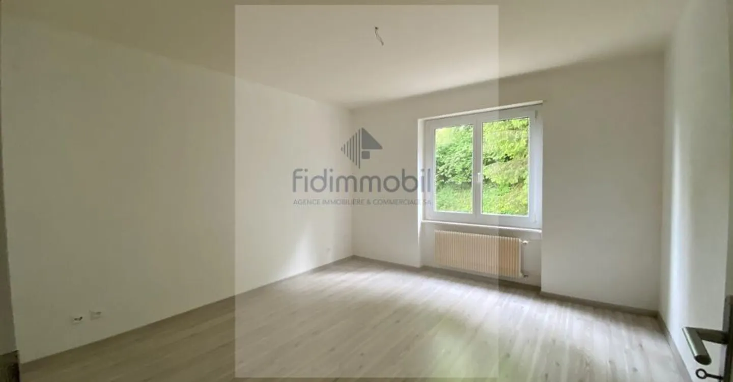 Appartement Charmant avec Balcon - Photo 2 sur 7