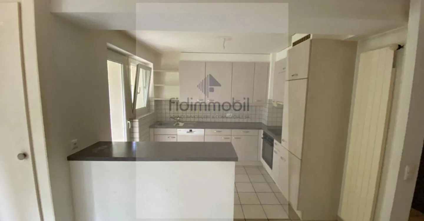 Appartement Charmant avec Balcon - Photo 3 sur 7