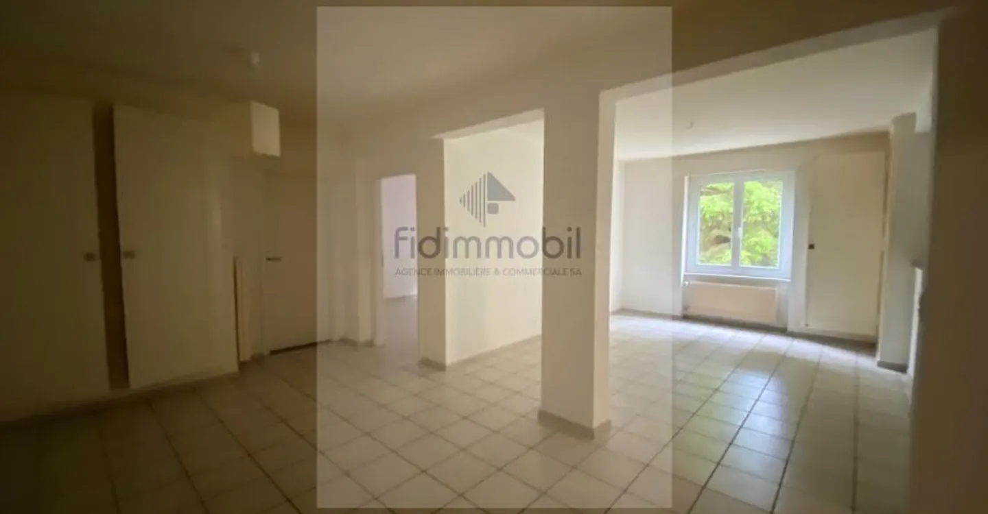 Appartement Charmant avec Balcon - Photo 4 sur 7