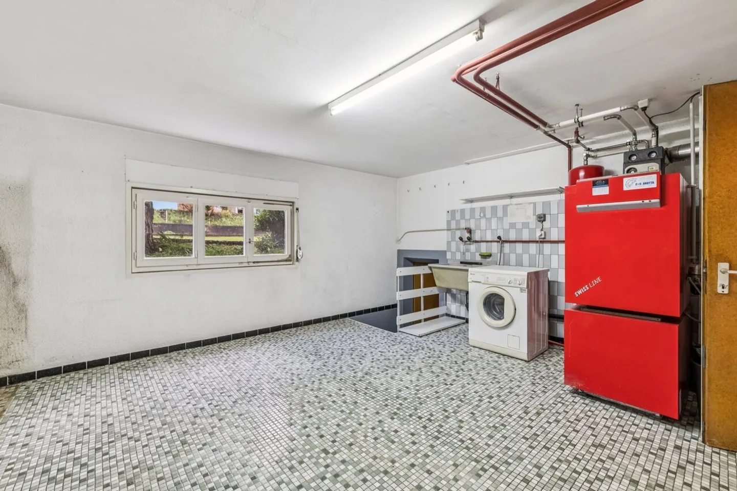 Maison individuelle avec grand potentiel à Rossemaison - Photo 10 sur 11