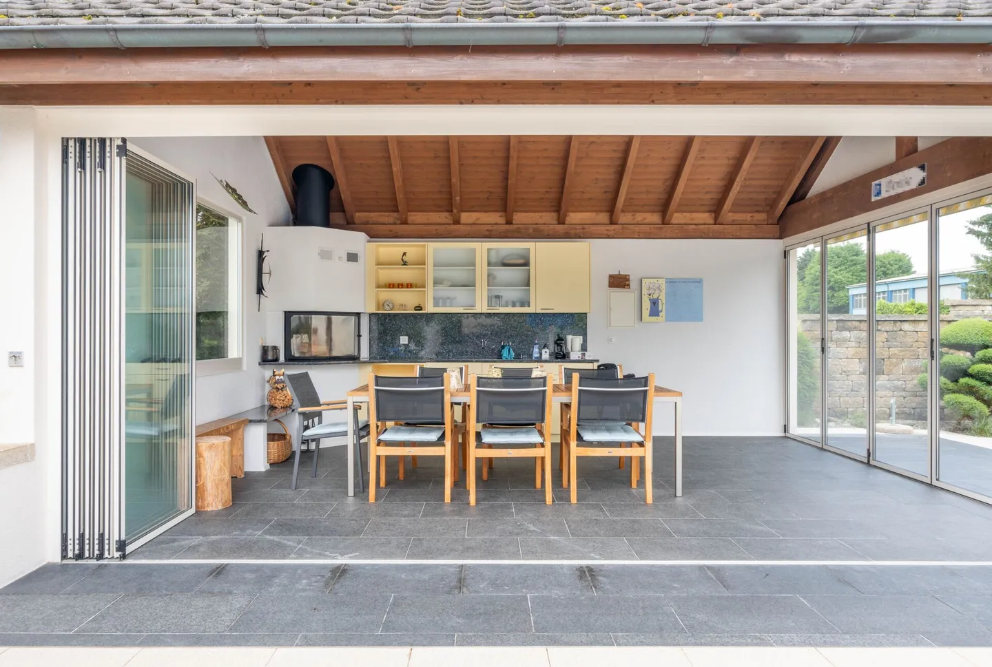 Ampia casa unifamiliare con piscina e giardino paradisiaco a Roggwil - Foto 6 di 33