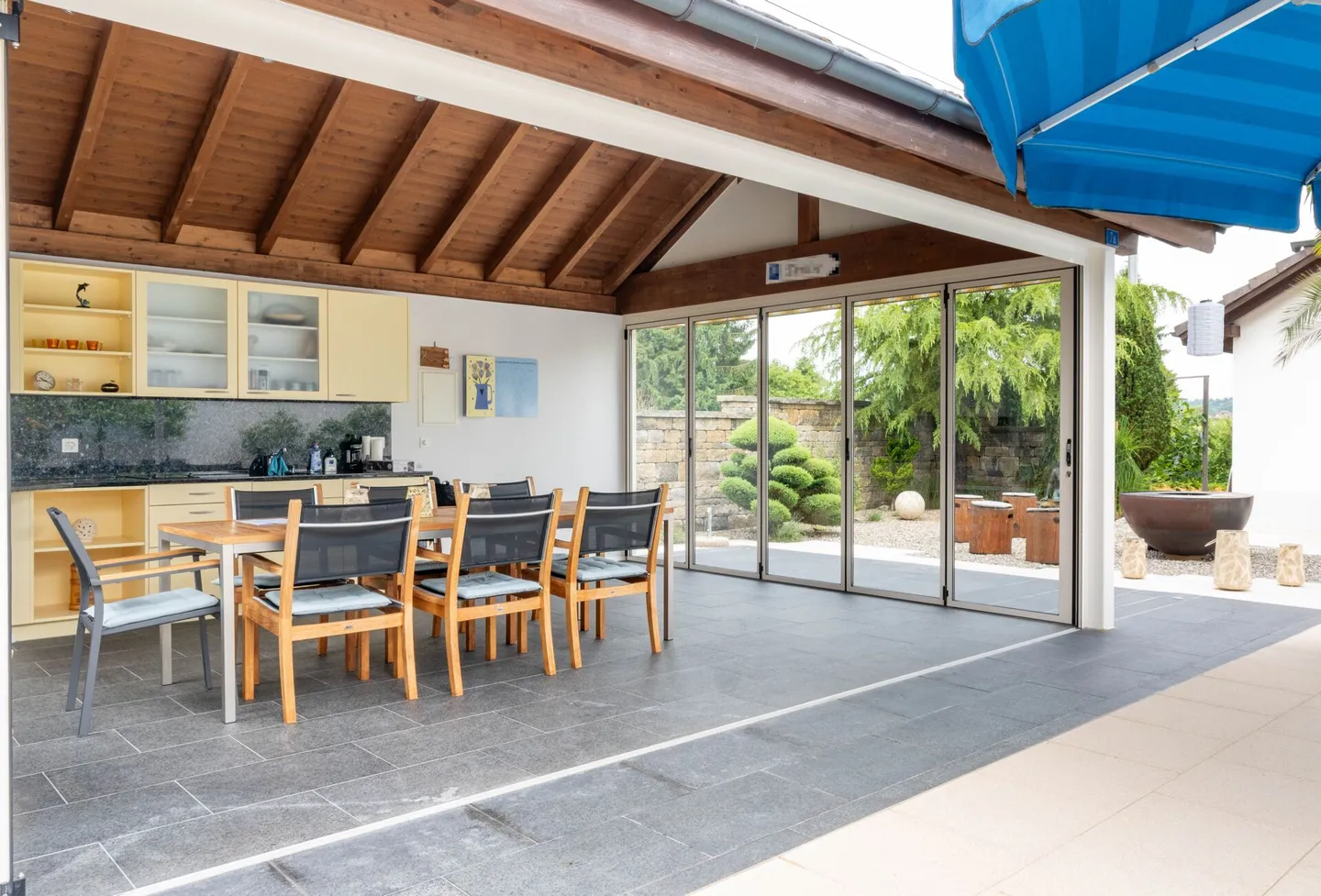 Ampia casa unifamiliare con piscina e giardino paradisiaco a Roggwil - Foto 7 di 33