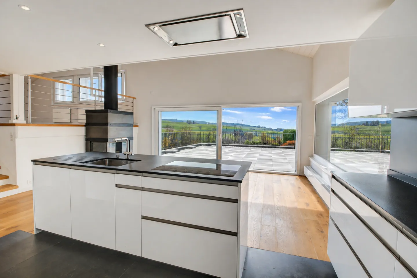 Villa moderna con progetto di trasformazione - Foto 1 di 3